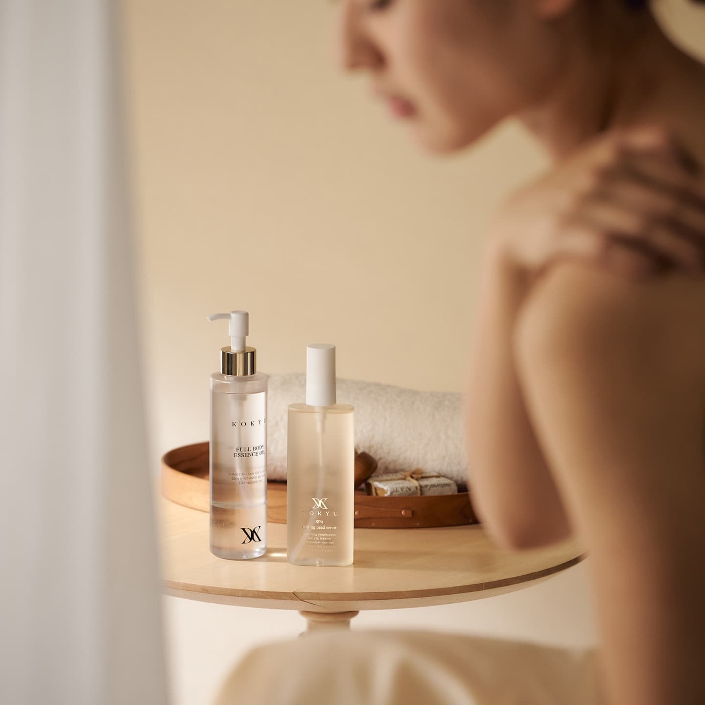 モデルを使用したスローライフを演出した化粧品撮影